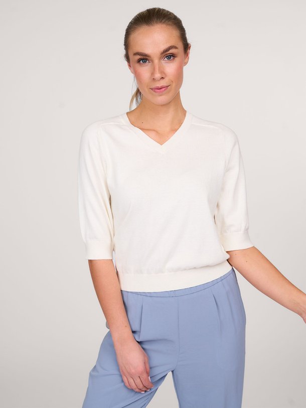 Ontdek de Organic cotton/cashmeremix top van Zenggi in de kleur off-white bij Orangebag. Op werkdagen voor 21:45 besteld, morgen in huis.