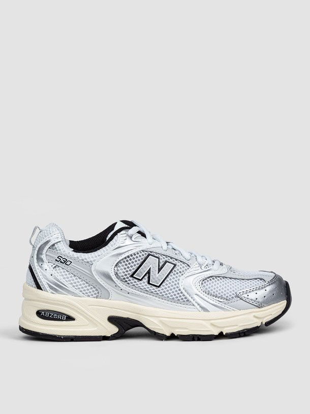 Ontdek de MR530 lederen sneakers met mesh van New Balance in de kleur wit bij Orangebag. Op werkdagen voor 21:45 besteld, morgen in huis.