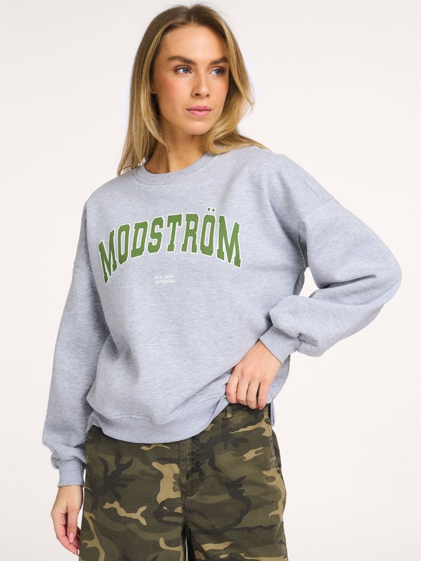 Modstrom Bakir katoenmix sweater met print - Grijs Ontdek de Bakir katoenmix sweater met print van Modstrom in de kleur Grijs bij Orangebag. Op werkdagen voor 21:45 besteld, morgen in huis.