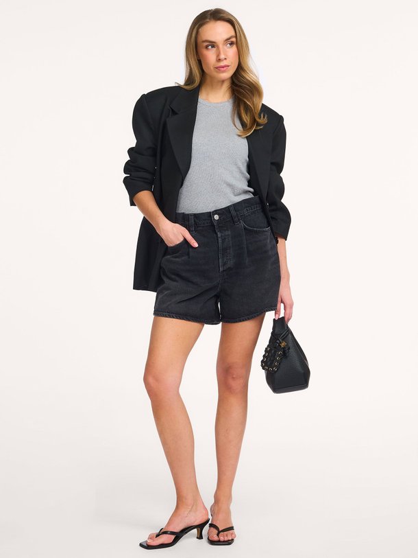 Ontdek de Lyonne high waist denim short van Agolde in de kleur Zwart bij Orangebag. Op werkdagen voor 21:45 besteld, morgen in huis.