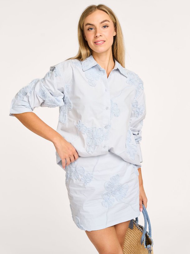 Ontdek de Liverno organic cotton blouse van Second Female in de kleur blauwgrijs bij Orangebag. Op werkdagen voor 21:45 besteld, morgen in huis.