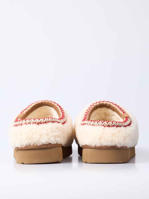Ontdek de Tasman teddy instappers van Ugg in de kleur ecru bij Orangebag. Op werkdagen voor 21:45 besteld, morgen in huis.