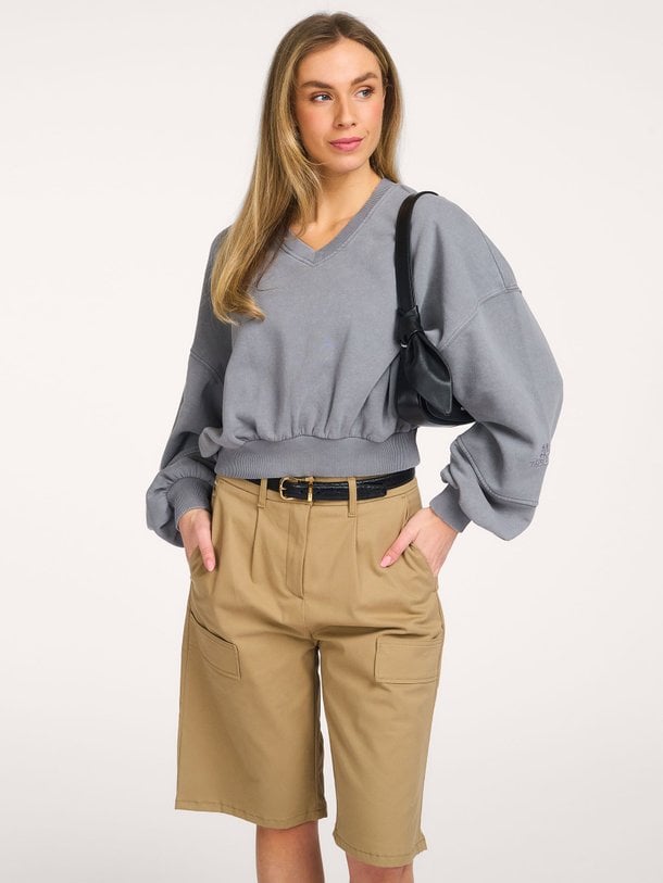 Ontdek de Katoenmix cropped sweater van Alix The Label in de kleur Grijs bij Orangebag. Op werkdagen voor 21:45 besteld, morgen in huis.