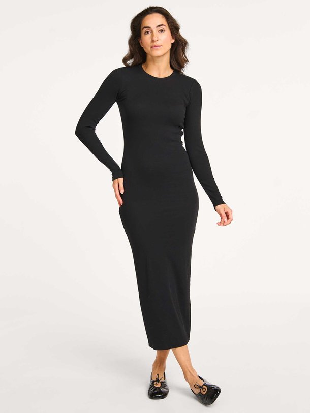 Ontdek de Saalexa organic cottonmix rib jurk van Samsoe Samsoe in de kleur zwart bij Orangebag. Op werkdagen voor 21:45 besteld, morgen in huis.