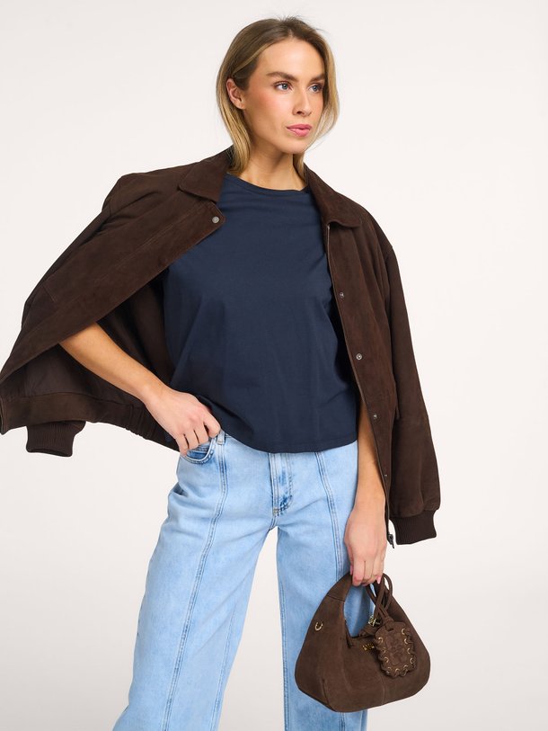 Modstrom Brazil organic cotton T-shirt - Donkerblauw Ontdek de Brazil organic cotton T-shirt van Modstrom in de kleur Donkerblauw bij Orangebag. Op werkdagen voor 21:45 besteld, morgen in huis.