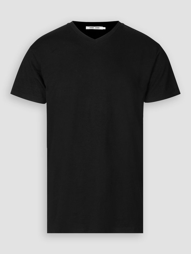 Samsoe Samsoe Kronos - Jersey V-Neck T-Shirt - Zwart Ontdek de Kronos jersey V-neck T-shirt van Samsoe Samsoe in de kleur zwart bij Orangebag. Op werkdagen voor 21:45 besteld, morgen in huis.