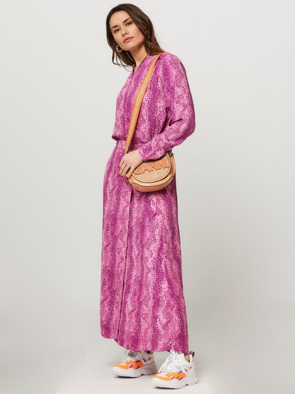 Ontdek de Sunset viscose blouse met print van Fabienne Chapot in de kleur roze bij Orangebag. Op werkdagen voor 21:45 besteld, morgen in huis.