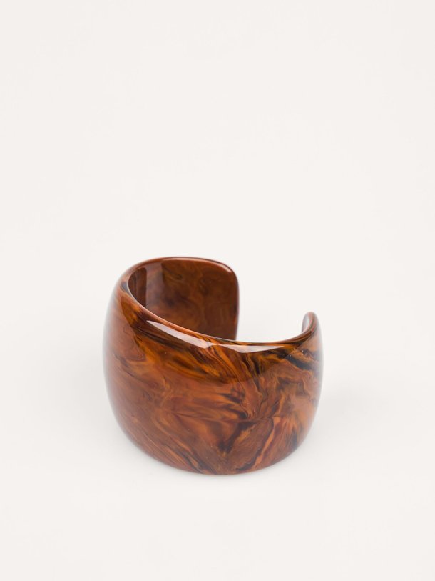 Ontdek de Ambrito gemêleerde armband van hars van Sessun in de kleur Donkerbruin bij Orangebag. Op werkdagen voor 21:45 besteld, morgen in huis.