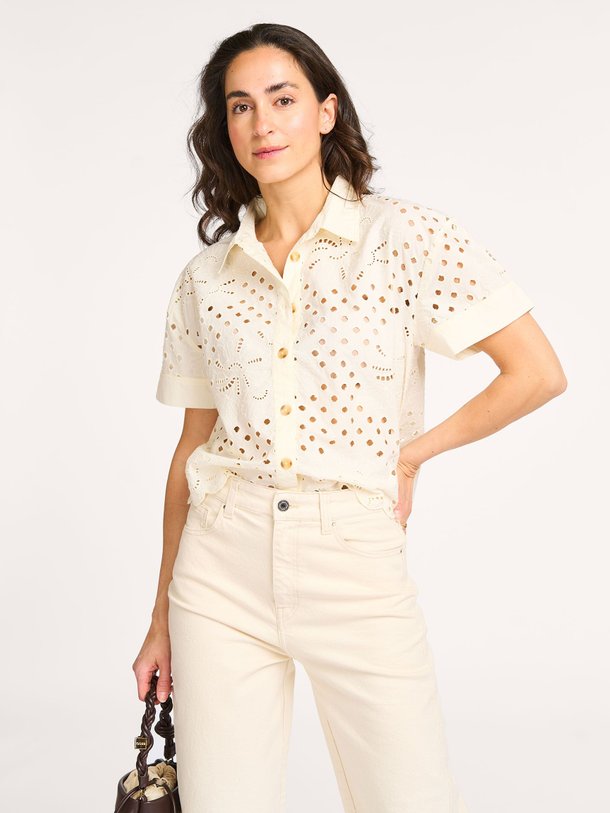 Ontdek de Ness katoenen broderie blouse van Louizon in de kleur crème bij Orangebag. Op werkdagen voor 21:45 besteld, morgen in huis.
