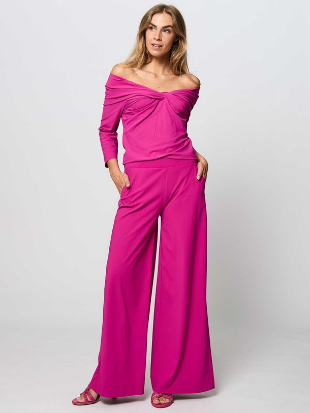 Ontdek de Liv heavy travel jersey wide leg broek van Studio Anneloes in de kleur fuchsia bij Orangebag. Op werkdagen voor 21:45 besteld, morgen in huis.