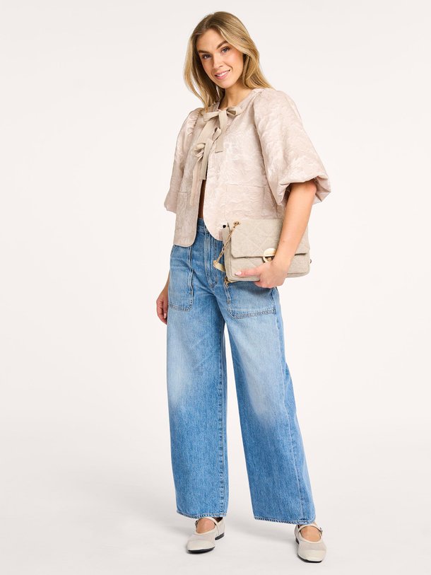 Ontdek de Katoenmix top met dessin van Summum in de kleur beige bij Orangebag. Op werkdagen voor 21:45 besteld, morgen in huis.