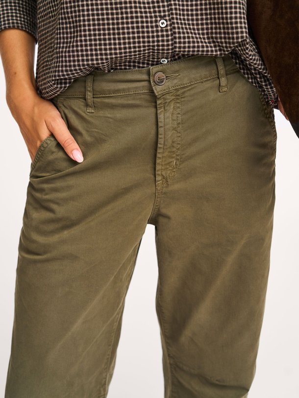 Ontdek de Rancho katoenen broek van Xirena in de kleur Donkergroen bij Orangebag. Op werkdagen voor 21:45 besteld, morgen in huis.
