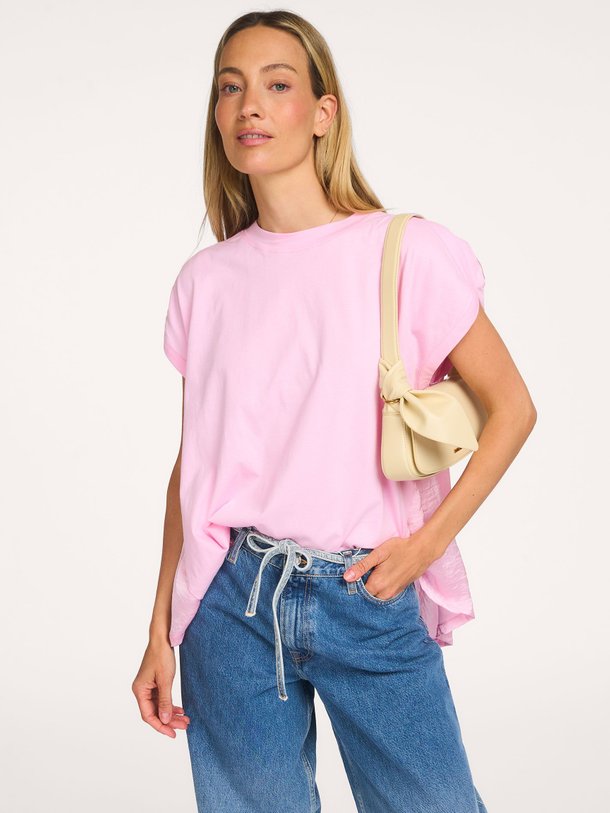 Ontdek de Jabana organic cotton top van Essentiel Antwerp in de kleur Roze bij Orangebag. Op werkdagen voor 21:45 besteld, morgen in huis.