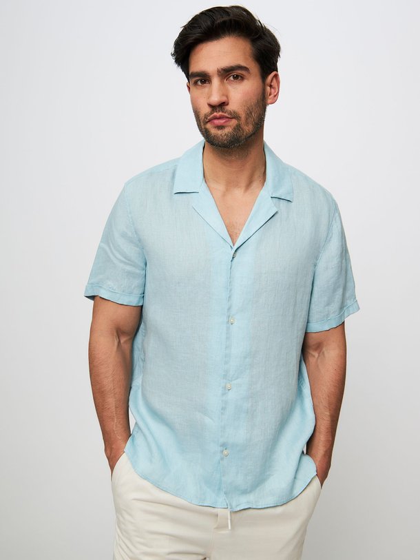 Ontdek de Bijan linnen overhemd van Drykorn in de kleur aquablauw bij Orangebag. Op werkdagen voor 21:45 besteld, morgen in huis.