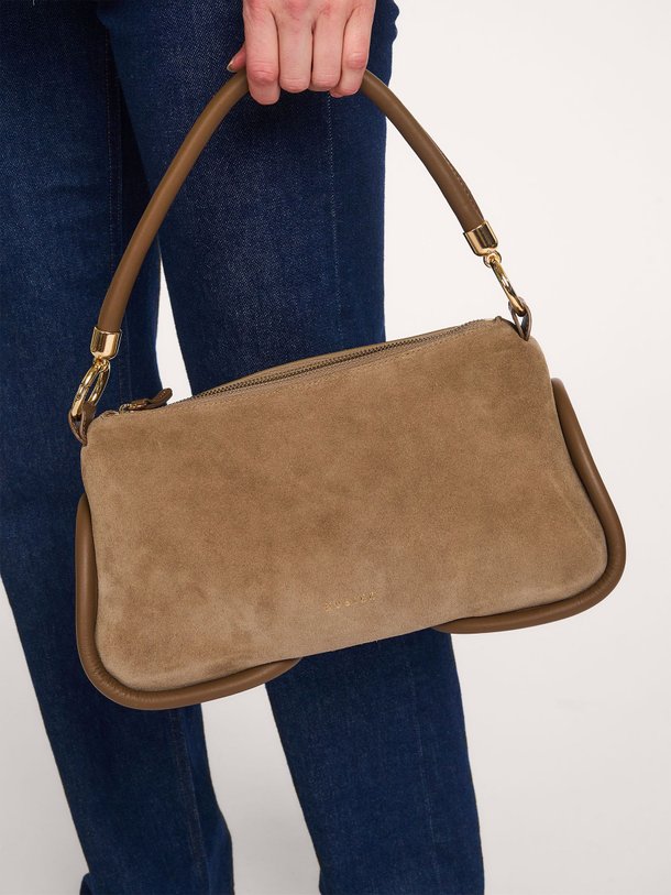 Ontdek de Bibi suède schouder-/handtas van Nubikk in de kleur Taupe bij Orangebag. Op werkdagen voor 21:45 besteld, morgen in huis.