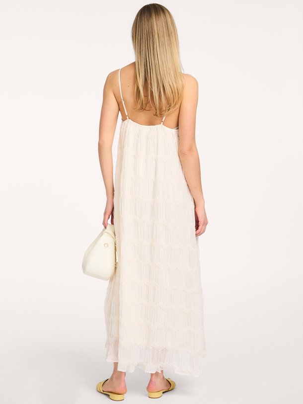 Ontdek de Jerry geweven maxi jurk van Co'Couture in de kleur Off-white bij Orangebag. Op werkdagen voor 21:45 besteld, morgen in huis.