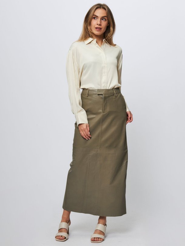 Ontdek de Lori lederen rok van Alter Ego in de kleur army bij Orangebag. Op werkdagen voor 21:45 besteld, morgen in huis.