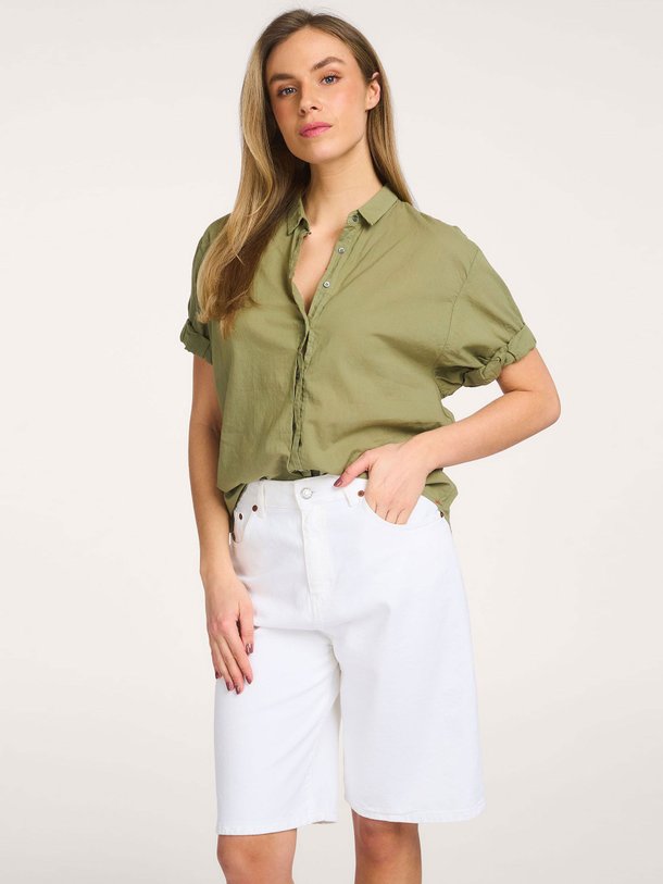 Ontdek de Channing katoenen blouse van Xirena in de kleur Groen bij Orangebag. Op werkdagen voor 21:45 besteld, morgen in huis.