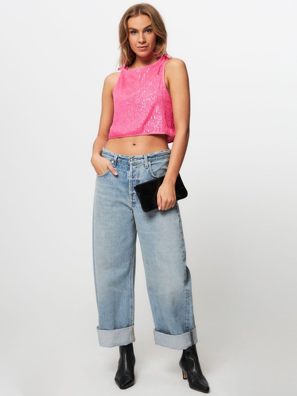 Ontdek de Julia mesh top met pailletten van Baum und Pferdgarten in de kleur roze bij Orangebag. Op werkdagen voor 21:45 besteld, morgen in huis.