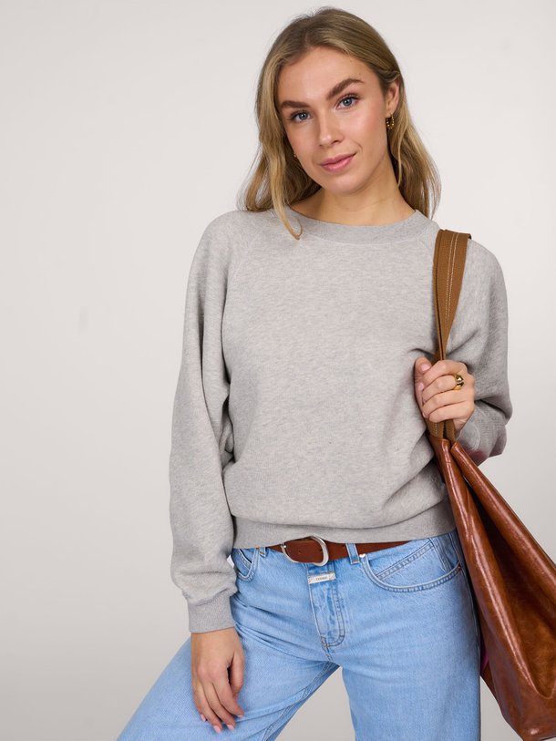 Ontdek de Fella katoenmix gemêleerde sweater van Bellerose in de kleur grijs bij Orangebag. Op werkdagen voor 21:45 besteld, morgen in huis.
