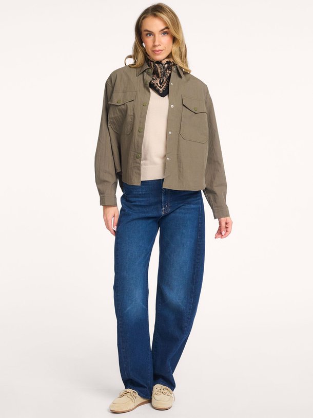 Ontdek de Skimp mid waist barrel fit jeans van Mother in de kleur Donkerblauw bij Orangebag. Op werkdagen voor 21:45 besteld, morgen in huis.