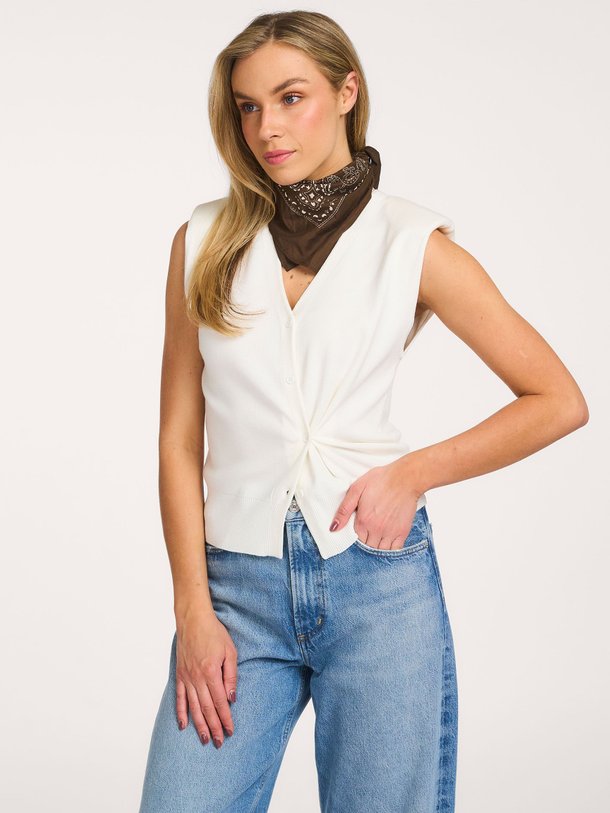 Ontdek de Gilem viscosemix vest van Suncoo in de kleur Off-white bij Orangebag. Op werkdagen voor 21:45 besteld, morgen in huis.