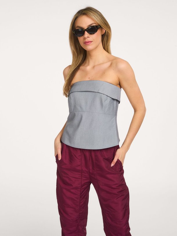 Ontdek de Hanna viscosemix strapless top van My Essential Wardrobe in de kleur Grijs bij Orangebag. Op werkdagen voor 21:45 besteld, morgen in huis.