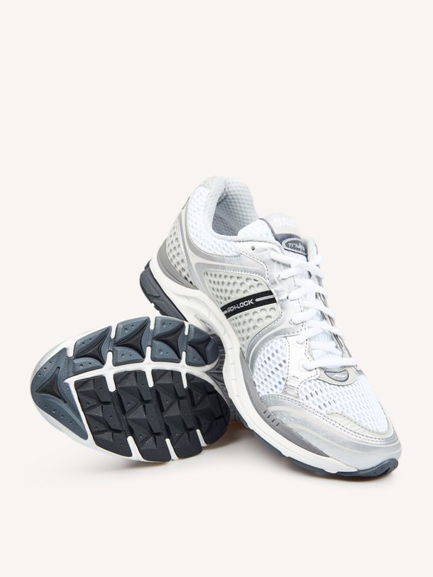 Ontdek de Progrid Triumph 4, mesh sneakers van Saucony bij Orangebag. Op werkdagen voor 21:45 besteld, morgen in huis.