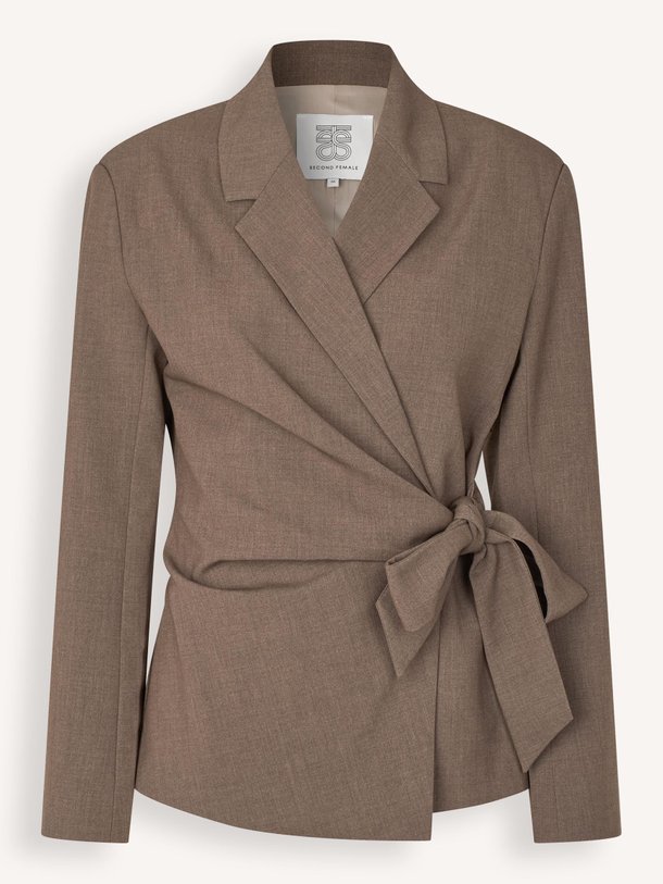 Ontdek de Dakota geweven gemêleerde blazer van Second Female in de kleur Bruin bij Orangebag. Op werkdagen voor 21:45 besteld, morgen in huis.