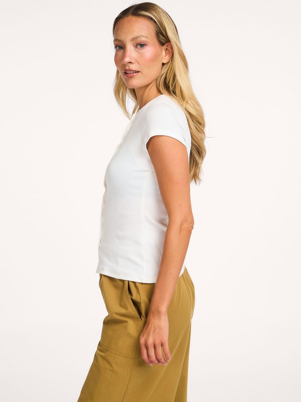 Ontdek de Vilson organic cottonmix rib vest van Modstrom in de kleur Off-white bij Orangebag. Op werkdagen voor 21:45 besteld, morgen in huis.