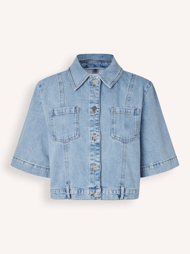 Ontdek de NO 05 denim jack van Baum und Pferdgarten in de kleur lichtblauw bij Orangebag. Op werkdagen voor 21:45 besteld, morgen in huis.