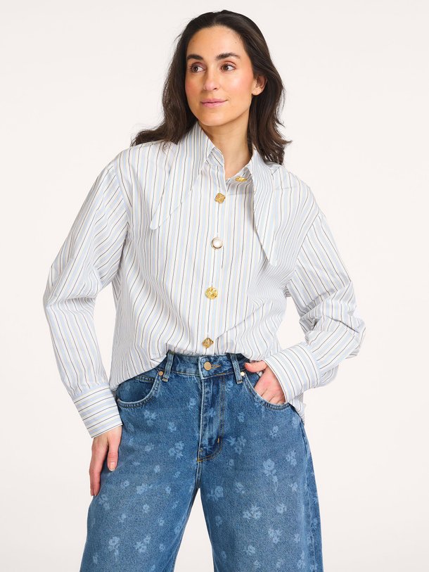 Ontdek de Jomato katoenen gestreepte blouse van Essentiel Antwerp in de kleur Off-white bij Orangebag. Op werkdagen voor 21:45 besteld, morgen in huis.