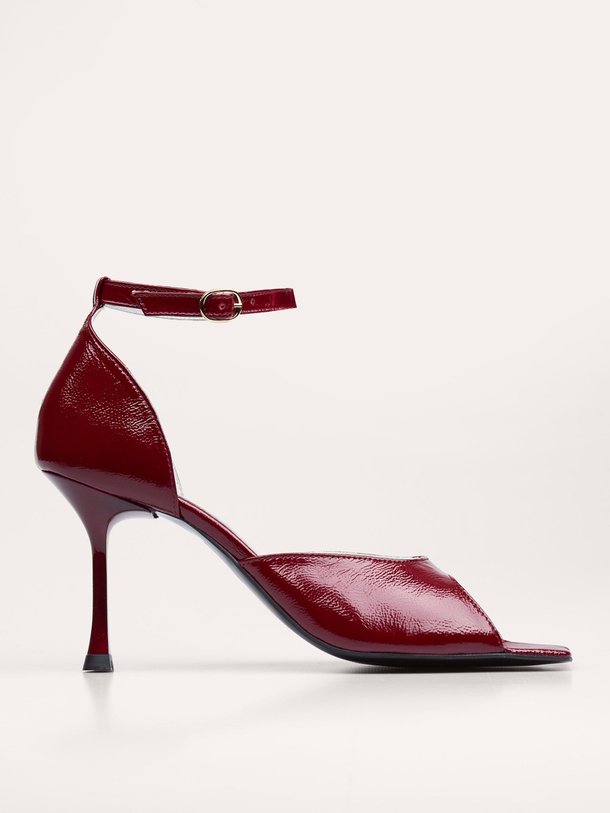 Ontdek de Sandalia laklederen pumps van Silver Grace in de kleur bordeauxrood bij Orangebag. Op werkdagen voor 21:45 besteld, morgen in huis.