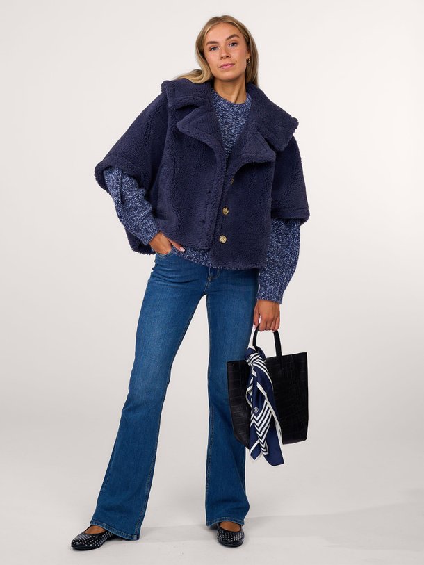 Ontdek de Ramea alpacamix gemêleerde trui van Drykorn in de kleur blauw bij Orangebag. Op werkdagen voor 21:45 besteld, morgen in huis.