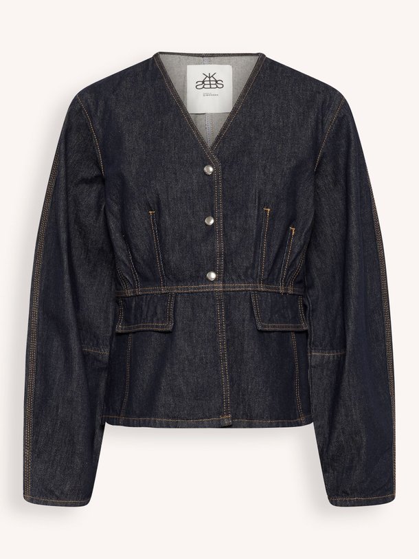 Ontdek de Evette denim jasje van Karen By Simonsen in de kleur Donkerblauw bij Orangebag. Op werkdagen voor 21:45 besteld, morgen in huis.