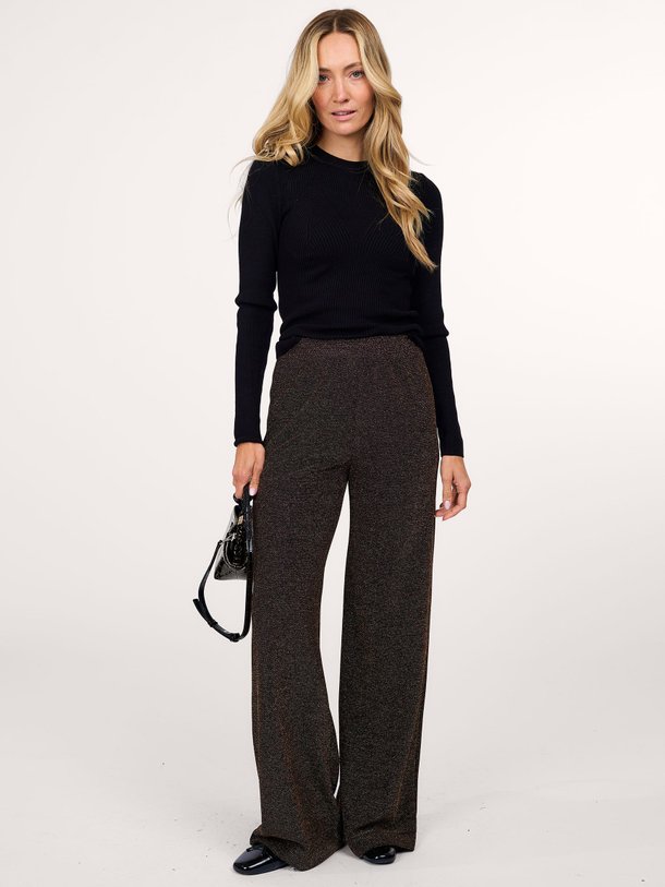 Ontdek de Purina elastische lurex broek van La Fee Maraboutee in de kleur zwart bij Orangebag. Op werkdagen voor 21:45 besteld, morgen in huis.