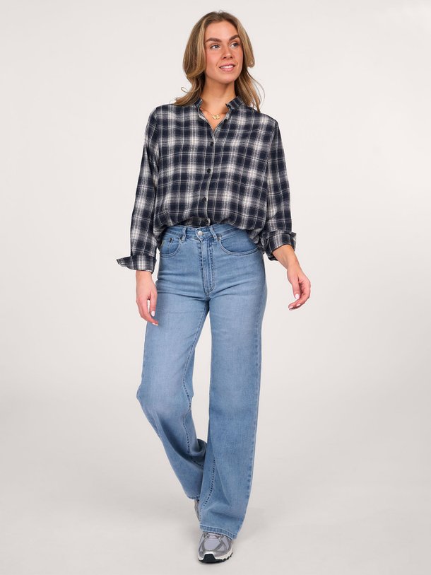 Ontdek de Rosa high waist wide leg stretch jeans van Lois in de kleur blauw bij Orangebag. Op werkdagen voor 21:45 besteld, morgen in huis.