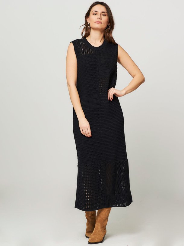 Ontdek de Organic cotton jurk van Closed in de kleur zwart bij Orangebag. Op werkdagen voor 21:45 besteld, morgen in huis.