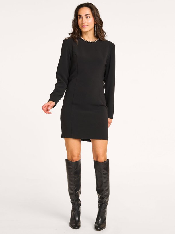 Ontdek de Veon geweven jurk van Dante 6 in de kleur Zwart bij Orangebag. Op werkdagen voor 21:45 besteld, morgen in huis.