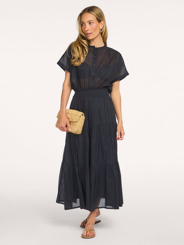 Ontdek de DiamondLL Maxi Skirt van Lollys Laundry bij Orangebag. Een zwierige zwarte rok van 100% katoen met een comfortabele gesmokte tailleband.