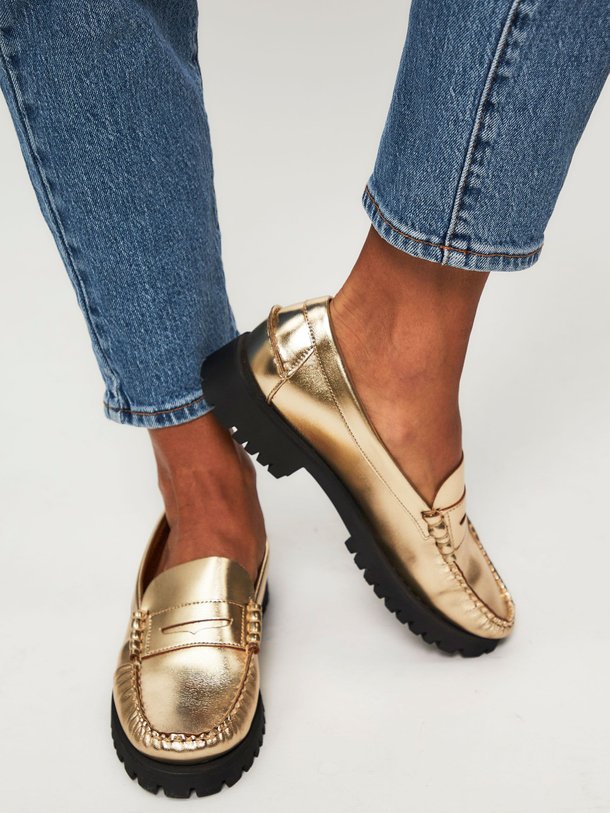 Ontdek de Dan Met Lug lederen metallic loafers van Sebago in de kleur goudkleur bij Orangebag. Op werkdagen voor 21:45 besteld, morgen in huis.
