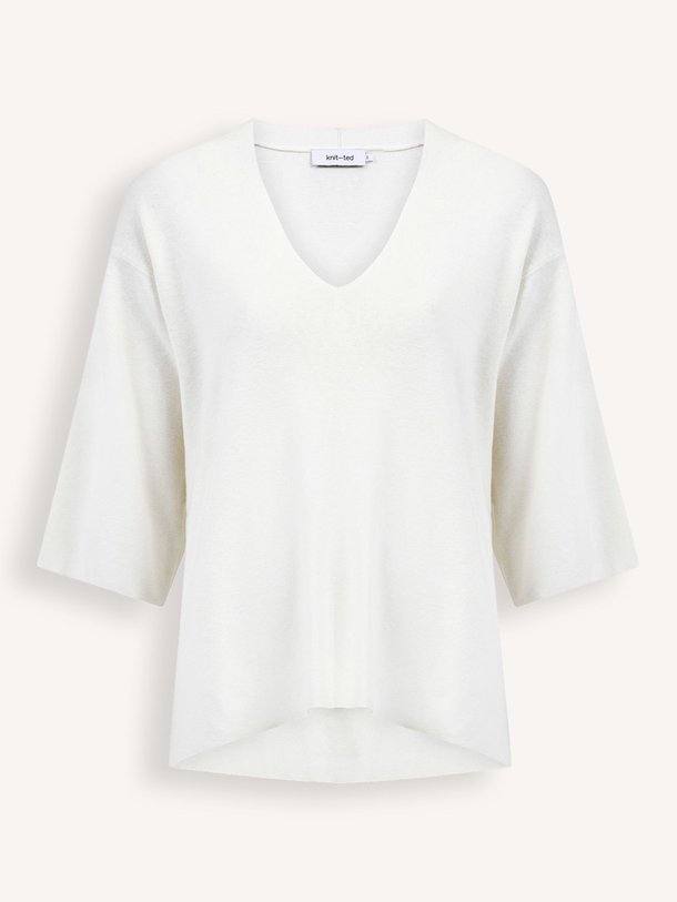 Ontdek de Robin katoen/zijdemix trui van Knit-ted in de kleur off-white bij Orangebag. Op werkdagen voor 21:45 besteld, morgen in huis.