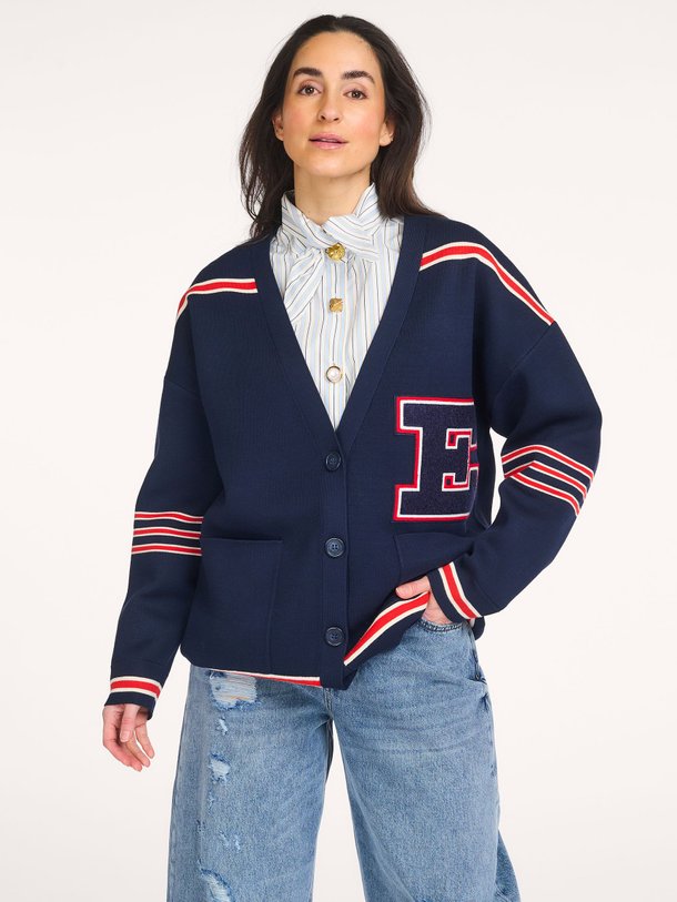 Ontdek de Jigan viscosemix vest van Essentiel Antwerp in de kleur Donkerblauw bij Orangebag. Op werkdagen voor 21:45 besteld, morgen in huis.