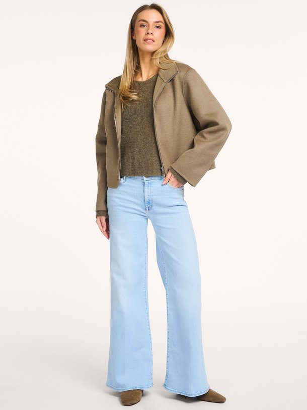 Ontdek de The Roller high waist flared fit jeans van Mother in de kleur Lichtblauw bij Orangebag. Op werkdagen voor 21:45 besteld, morgen in huis.