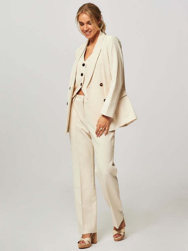 Ontdek de Vola viscosemix oversized blazer van Co'Couture in de kleur ecru bij Orangebag. Op werkdagen voor 21:45 besteld, morgen in huis.