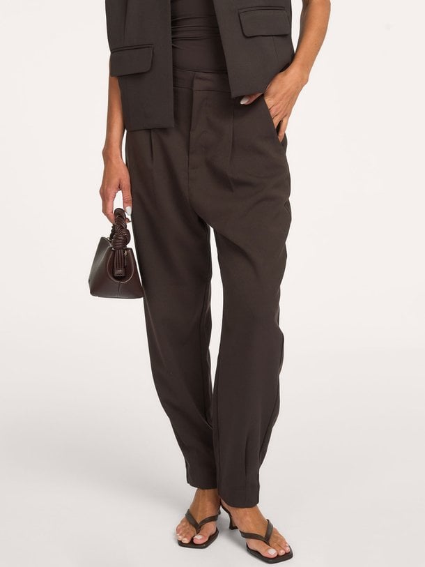 Copenhagen Muse Tailor viscosemix pantalon - Donkerbruin Ontdek de Tailor viscosemix pantalon van Copenhagen Muse in de kleur Donkerbruin bij Orangebag. Op werkdagen voor 21:45 besteld, morgen in huis.