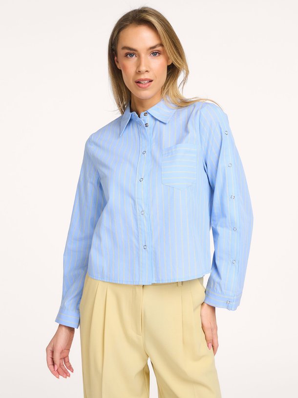 Ontdek de Simo katoen/lyocellmix gestreepte blouse van Co'Couture in de kleur Blauw bij Orangebag. Op werkdagen voor 21:45 besteld, morgen in huis.