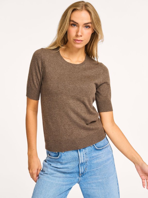 Ontdek de Organic cashmere gemêleerde top van Repeat in de kleur bruin bij Orangebag. Op werkdagen voor 21:45 besteld, morgen in huis.