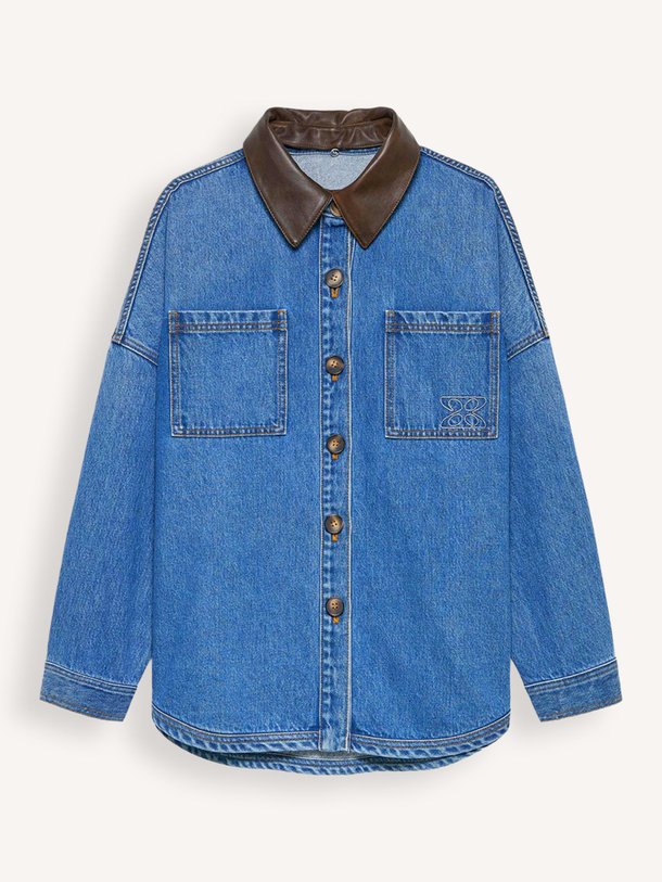Ontdek de Ligia denim jack van Studio AR in de kleur Blauw bij Orangebag. Op werkdagen voor 21:45 besteld, morgen in huis.