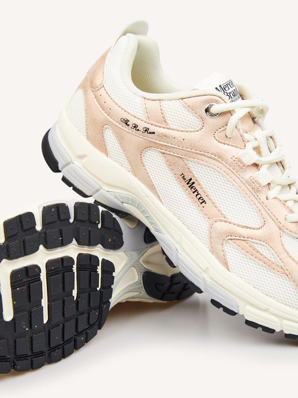 Ontdek de The Re-Run metallic mesh sneakers van Mercer Amsterdam in de kleur Oud roze bij Orangebag. Op werkdagen voor 21:45 besteld, morgen in huis.